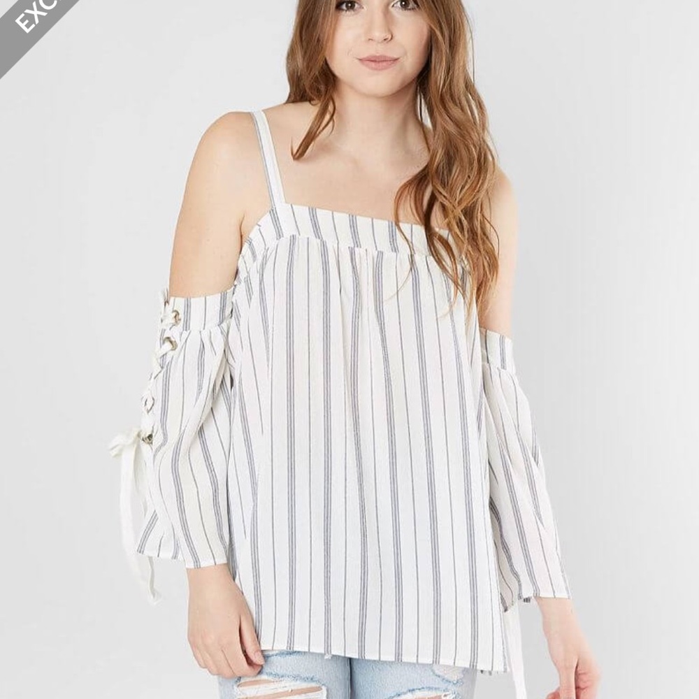 Gimmicks cold shoulder